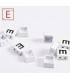 Perles emaillees forme carrees LETTRE E